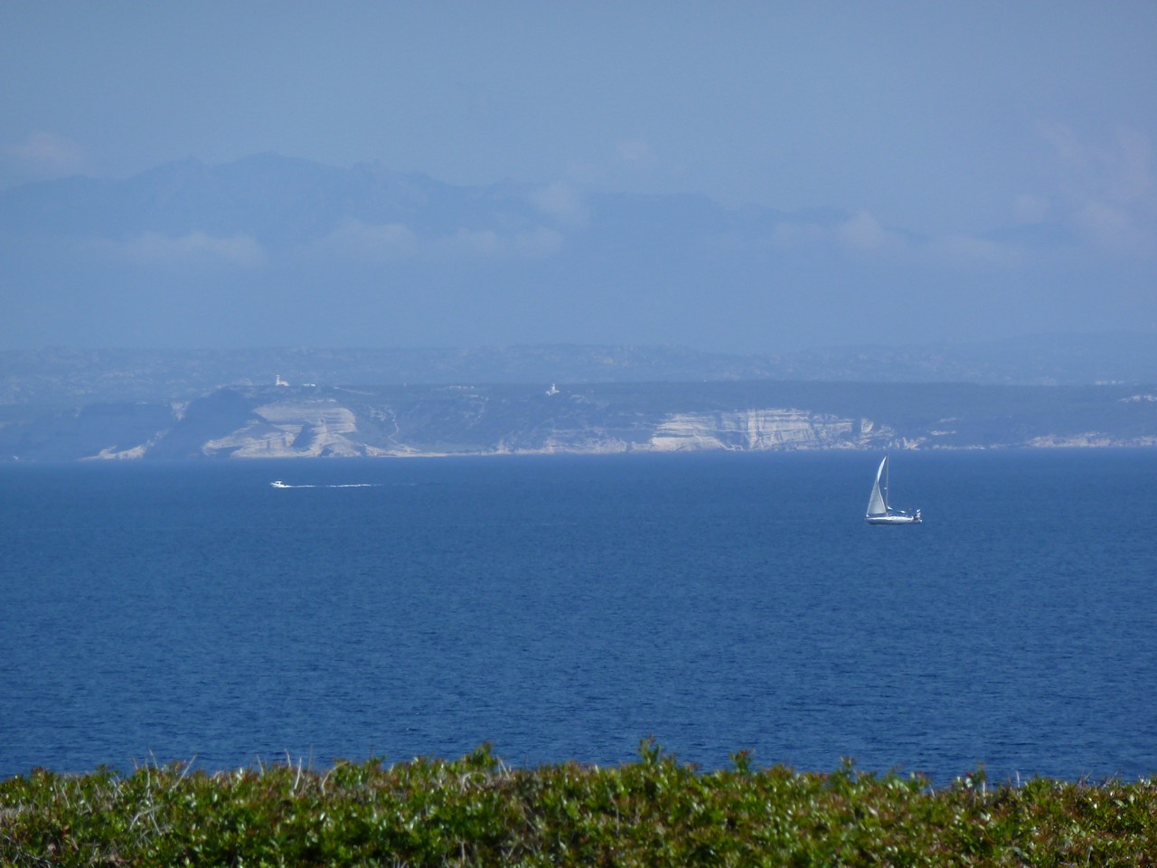 En face de nous la Corse